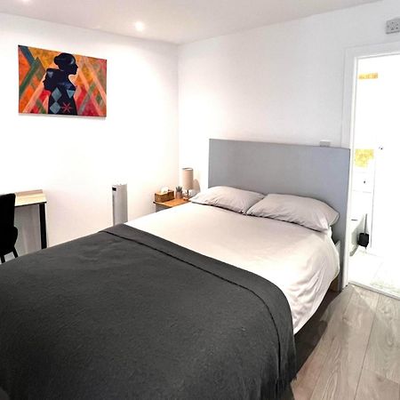 Modern Studio Apartment With Free Wifi Londra Exterior foto