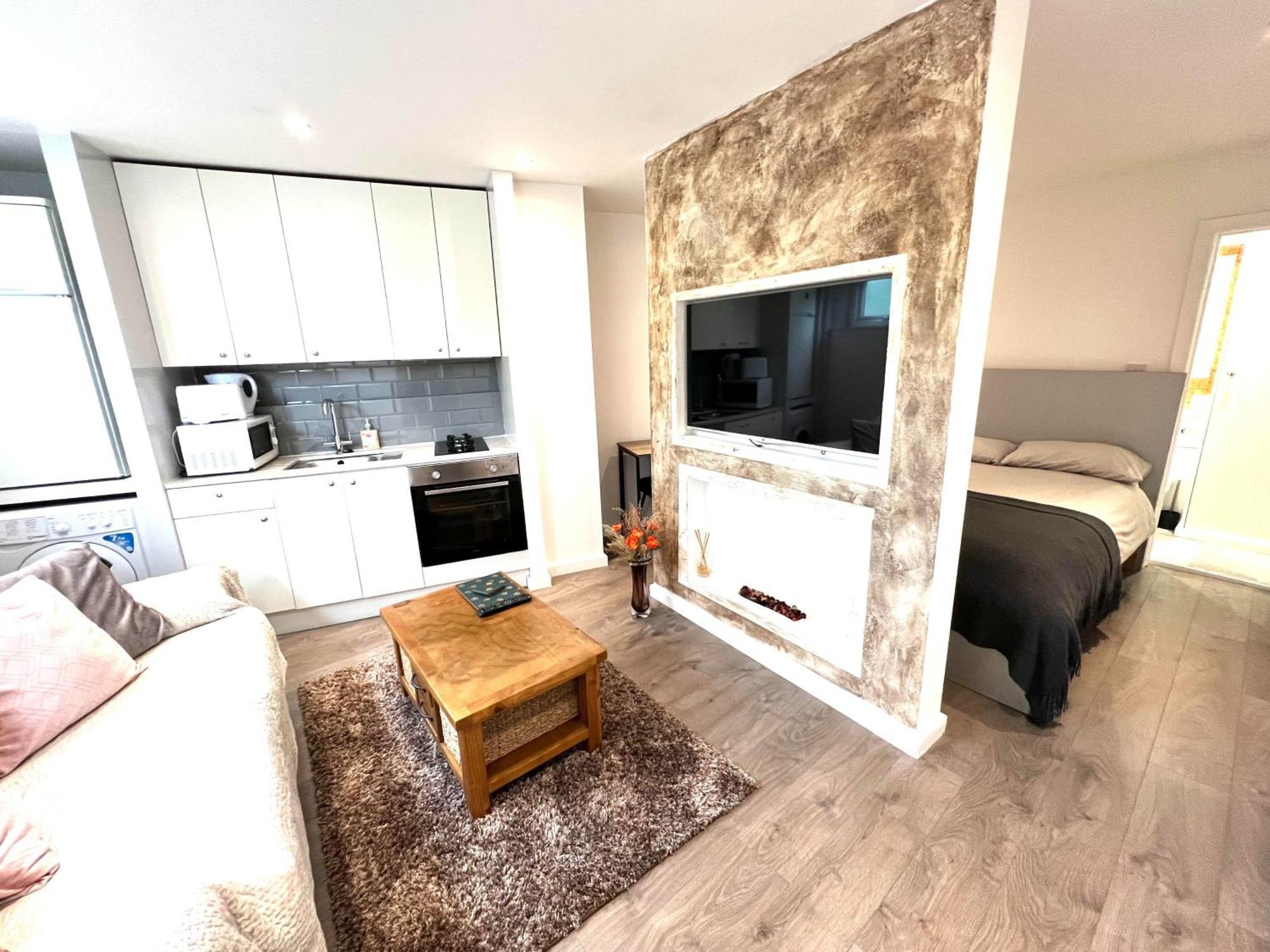 Modern Studio Apartment With Free Wifi Londra Exterior foto